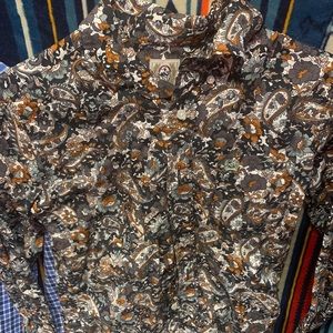 Boys cinch button down. Worn once. Great condition